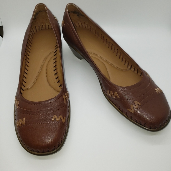 Easy Spirit Shoes Easy Spirit Brown Leather Shoes Size 8 Poshmark